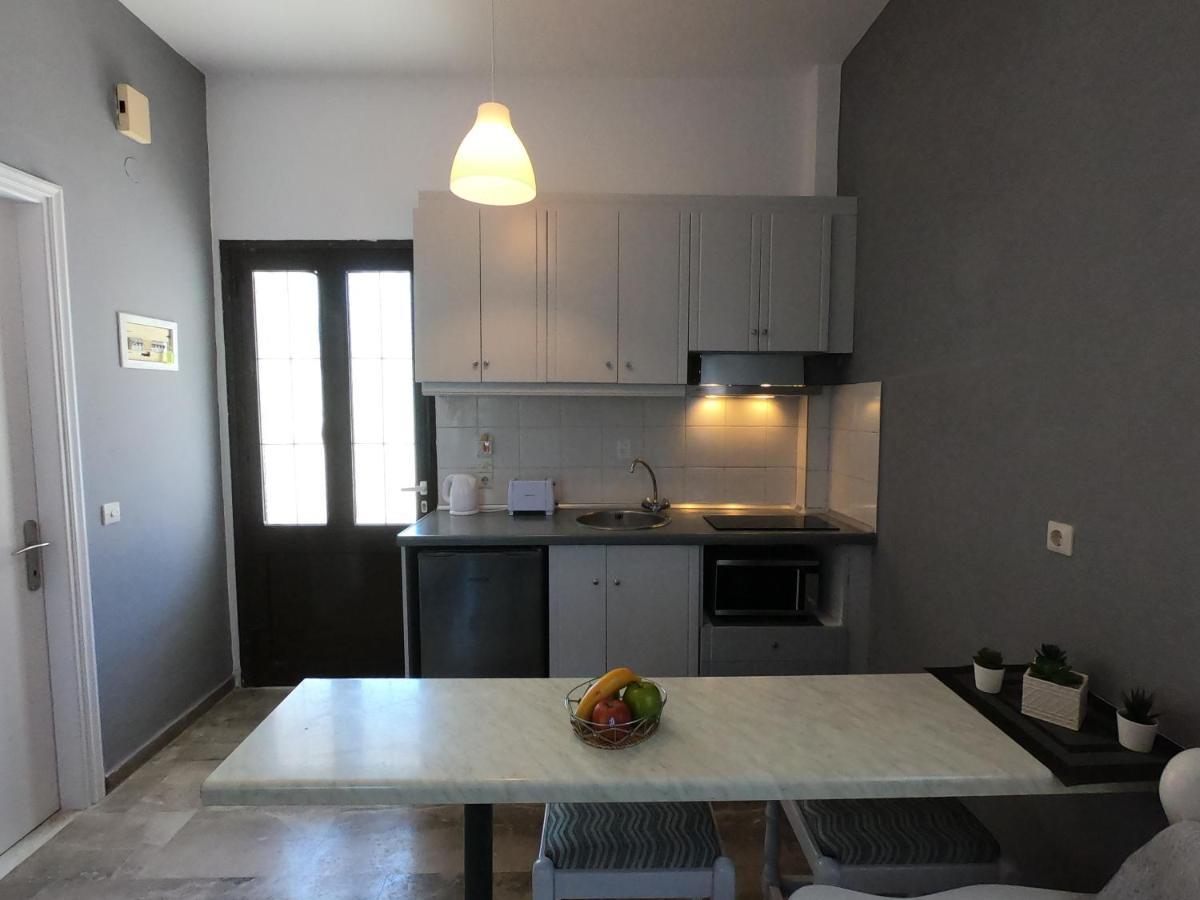 Spiridoula 1 Studios & Apartments Сидарион Экстерьер фото